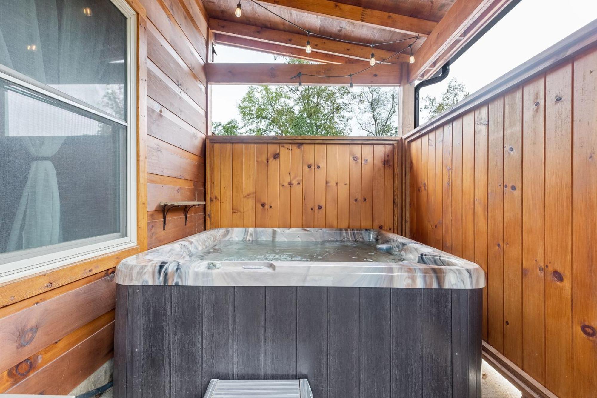 Fully Loaded Cabin In Heart Of Pigeon Forge Exterior foto